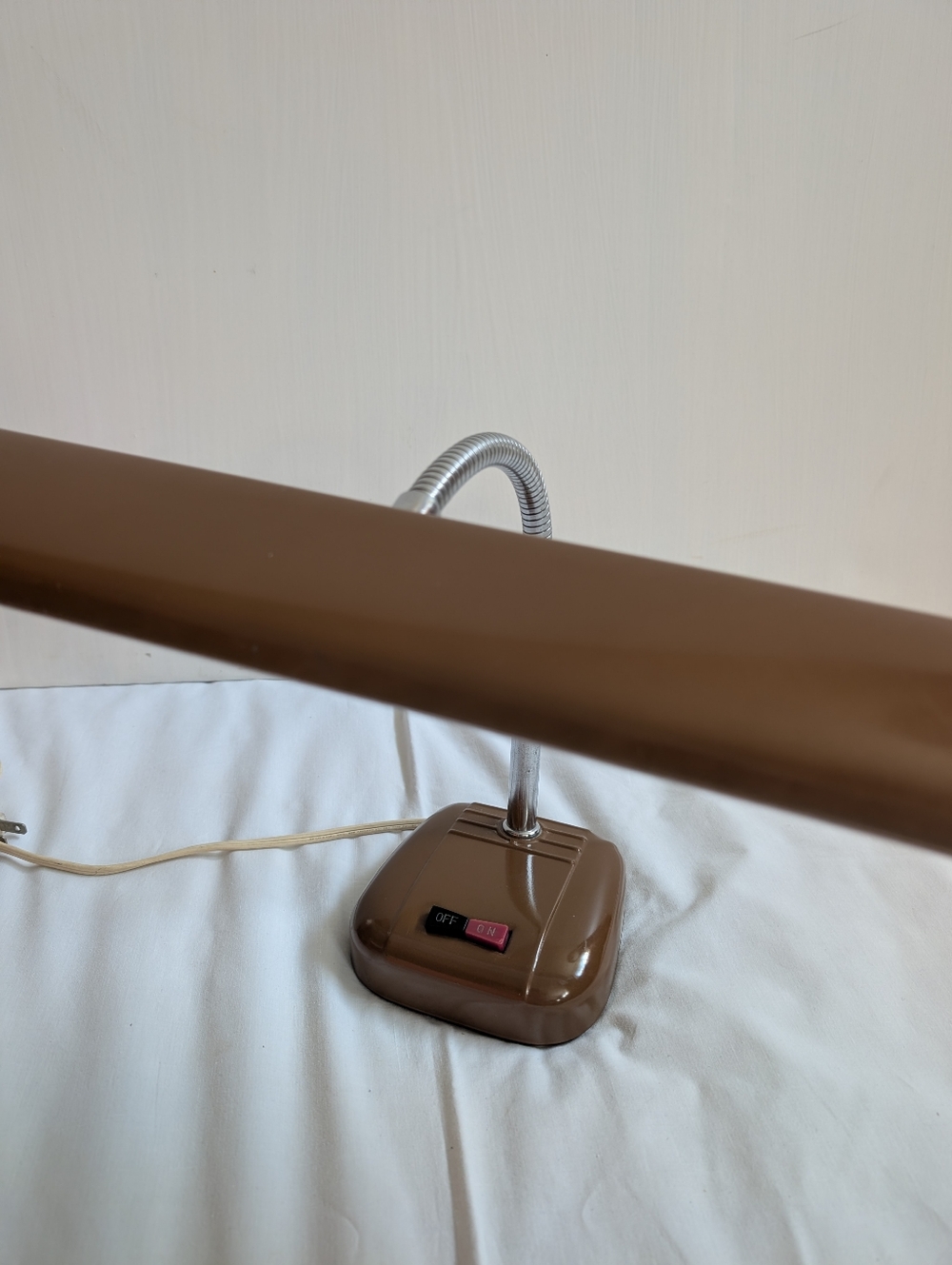 1960's Original - Made In Japan - Brand New (Deadstock) Vintage Brown Desk Lamp - Picture 2 of 12